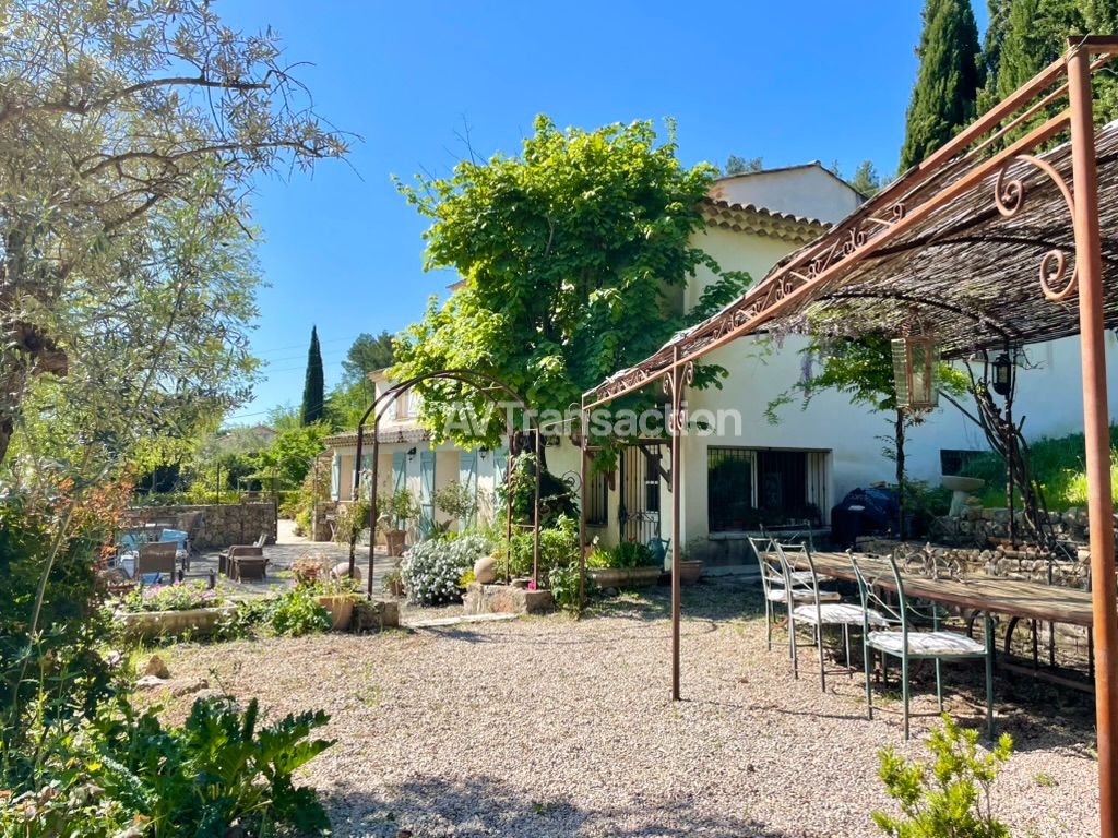 Maison à vendre  - 7 pièce(s) - 40000m2 - Flayosc (83780)