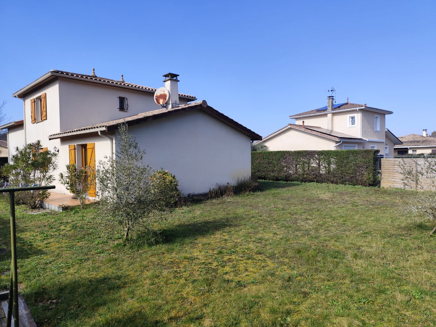 À Vendre – Maison Traditionnelle à Arès, Proche Centre-Ville