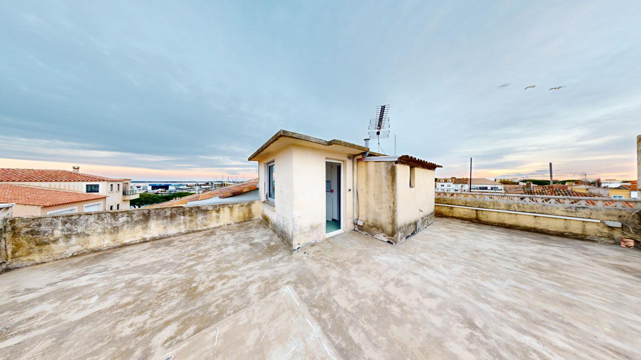 Immeuble commercial à vendre  - 350m2 - Le Grau-du-roi (30240)