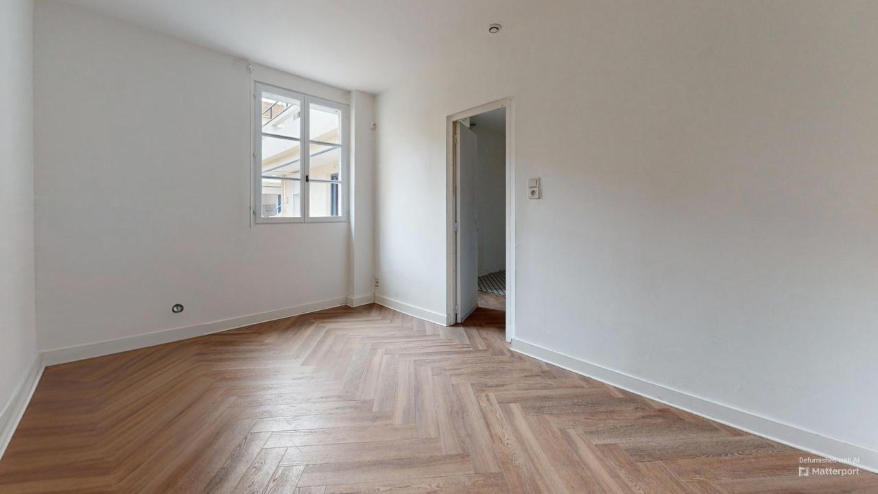 Immeuble commercial à vendre  - 350m2 - Le Grau-du-roi (30240)