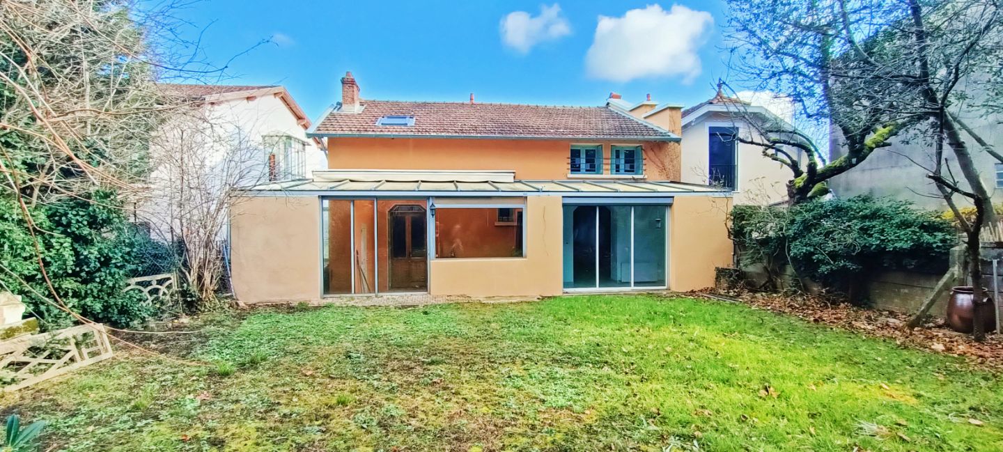 Maison à vendre  - 7 pièce(s) - 224m2 - Oullins (69600)