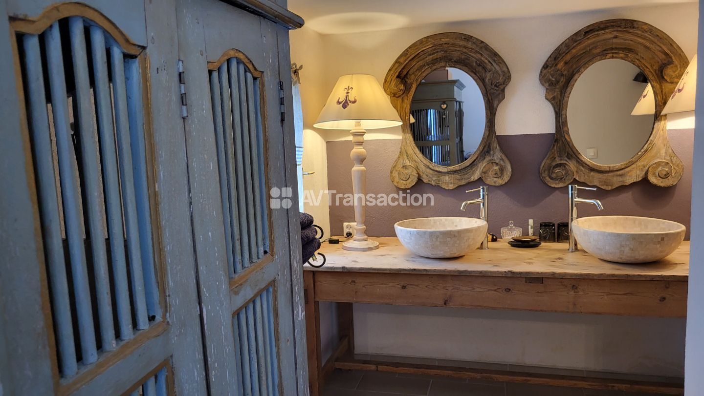 Maison à vendre  - 9 pièce(s) - 315m2 - Flayosquet (83300)