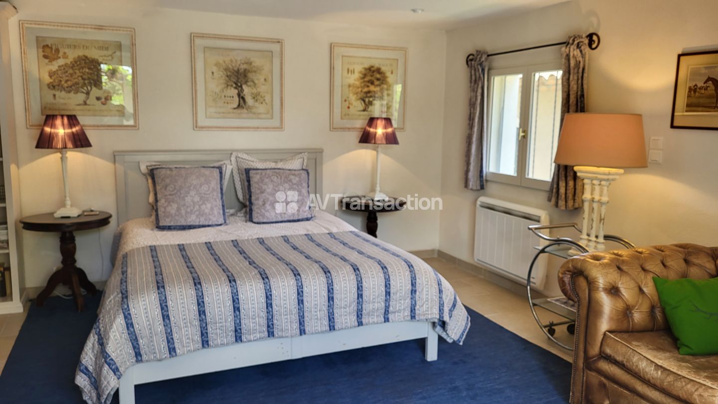 Maison à vendre  - 9 pièce(s) - 315m2 - Flayosquet (83300)