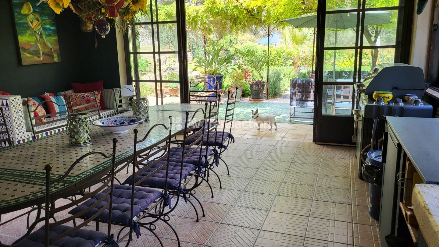 Maison à vendre  - 9 pièce(s) - 315m2 - Flayosquet (83300)