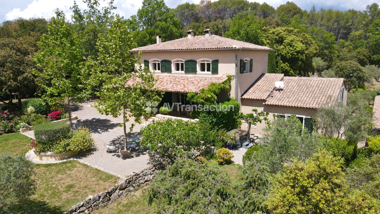 Maison à vendre  - 9 pièce(s) - 315m2 - Flayosquet (83300)