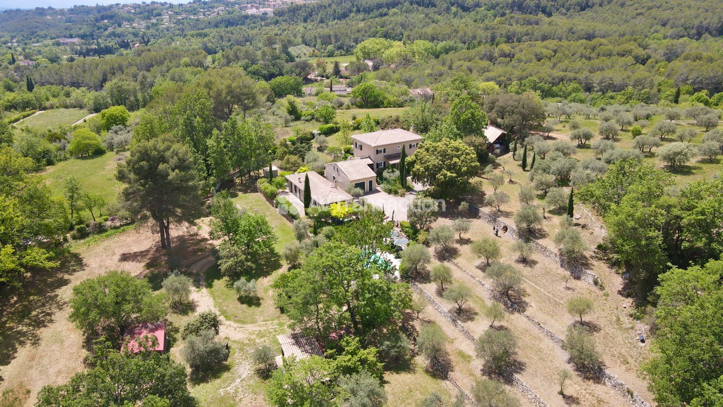 Maison à vendre  - 9 pièce(s) - 315m2 - Flayosquet (83300)