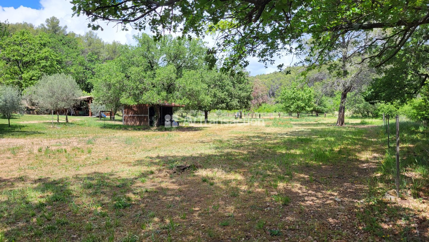 Maison à vendre  - 9 pièce(s) - 315m2 - Flayosquet (83300)