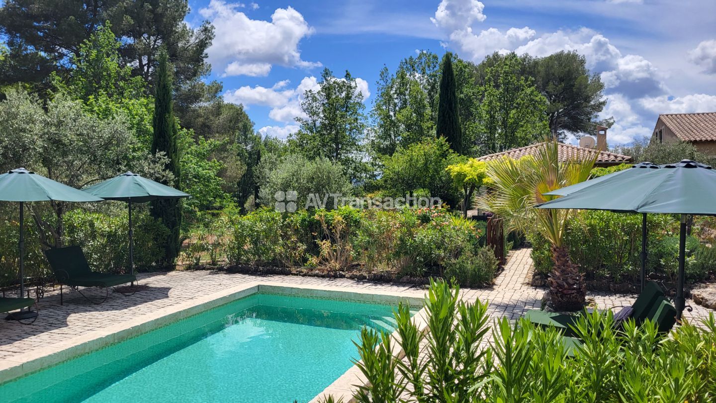 Maison à vendre  - 9 pièce(s) - 315m2 - Flayosquet (83300)