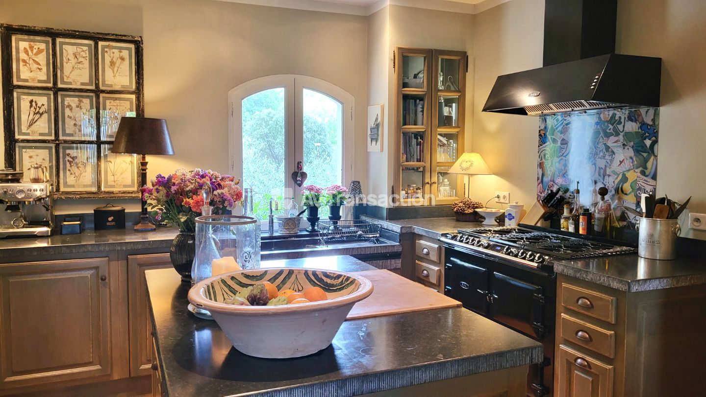 Maison à vendre  - 9 pièce(s) - 315m2 - Flayosquet (83300)