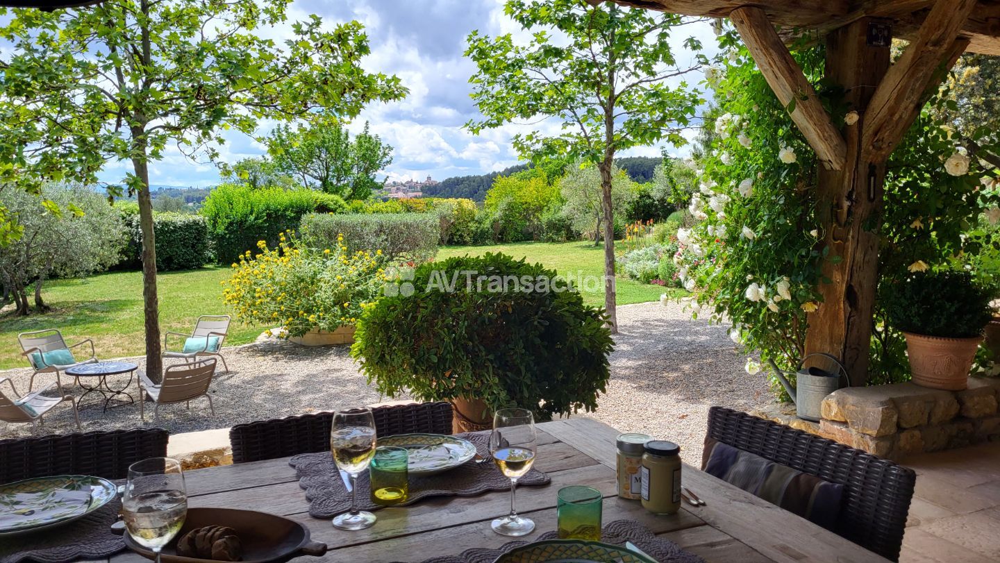 Maison à vendre  - 9 pièce(s) - 315m2 - Flayosquet (83300)