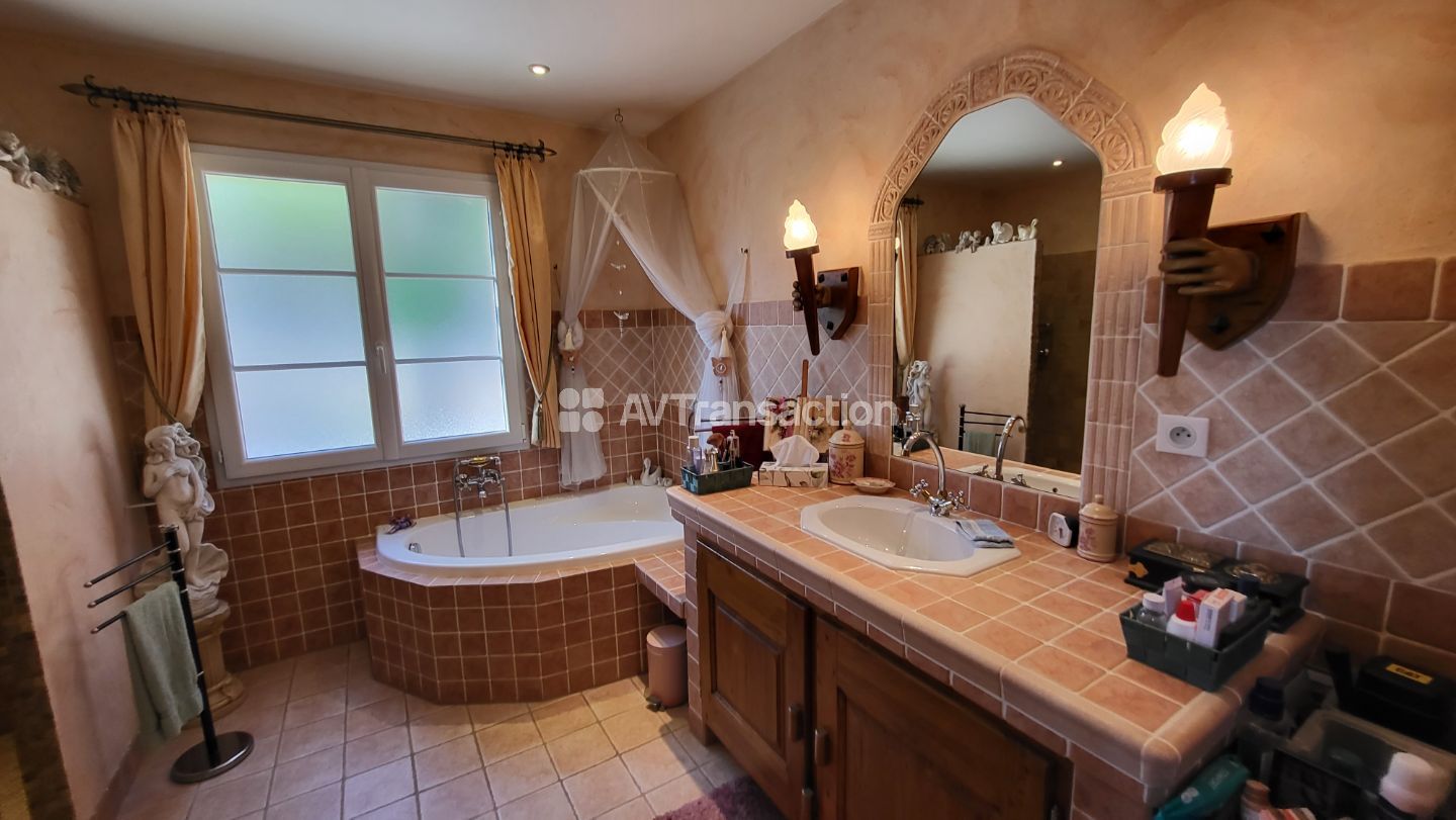 Maison à vendre  - 5 pièce(s) - 125m2 - Lorgues (83510)