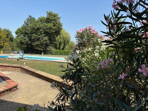 Maison à vendre  - 8 pièce(s) - 253m2 - Châtillon-sur-chalaronne (01400)