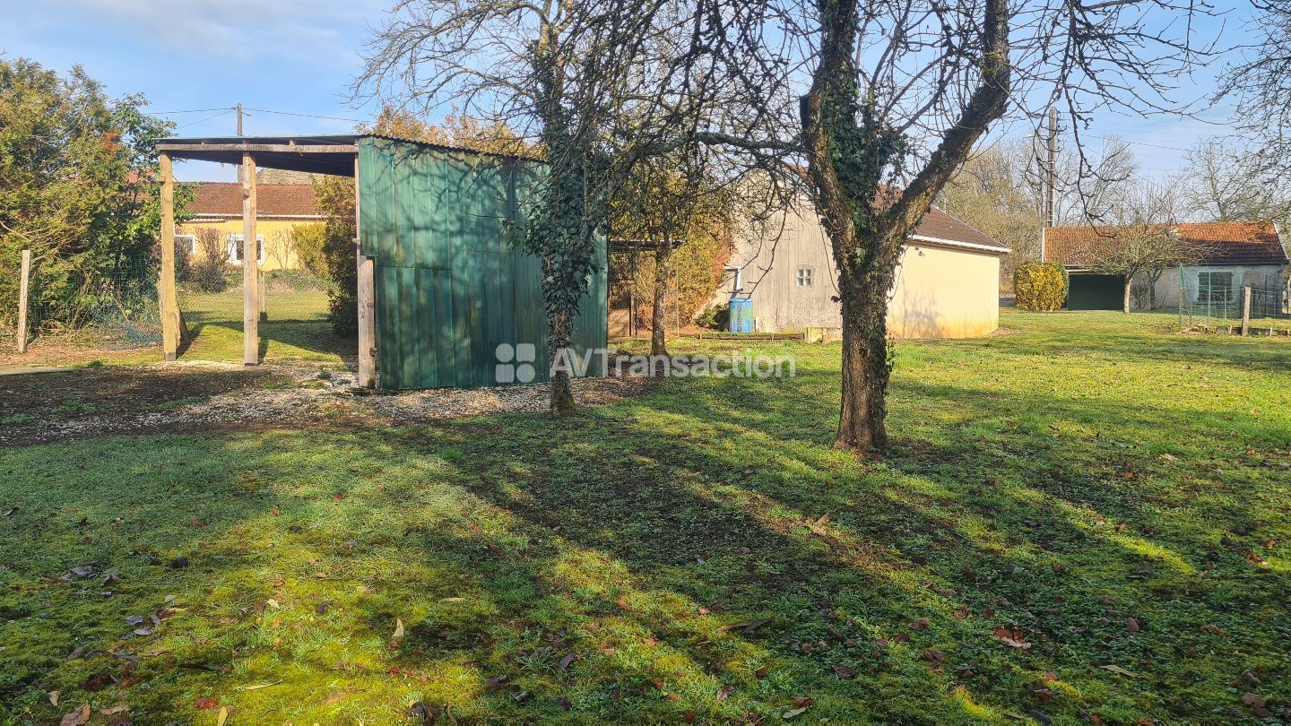 Maison à vendre  - 2 pièce(s) - 38m2 - Scey-sur-saône-et-saint-albin (70360)