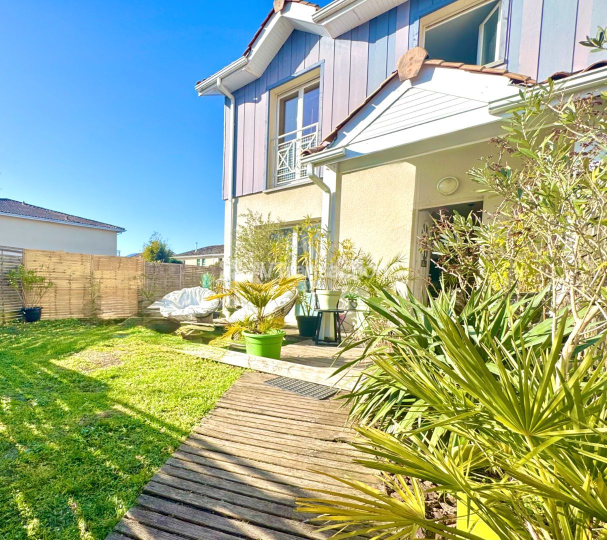 Maison à vendre  - 6 pièce(s) - 130m2 - Arès (33740)