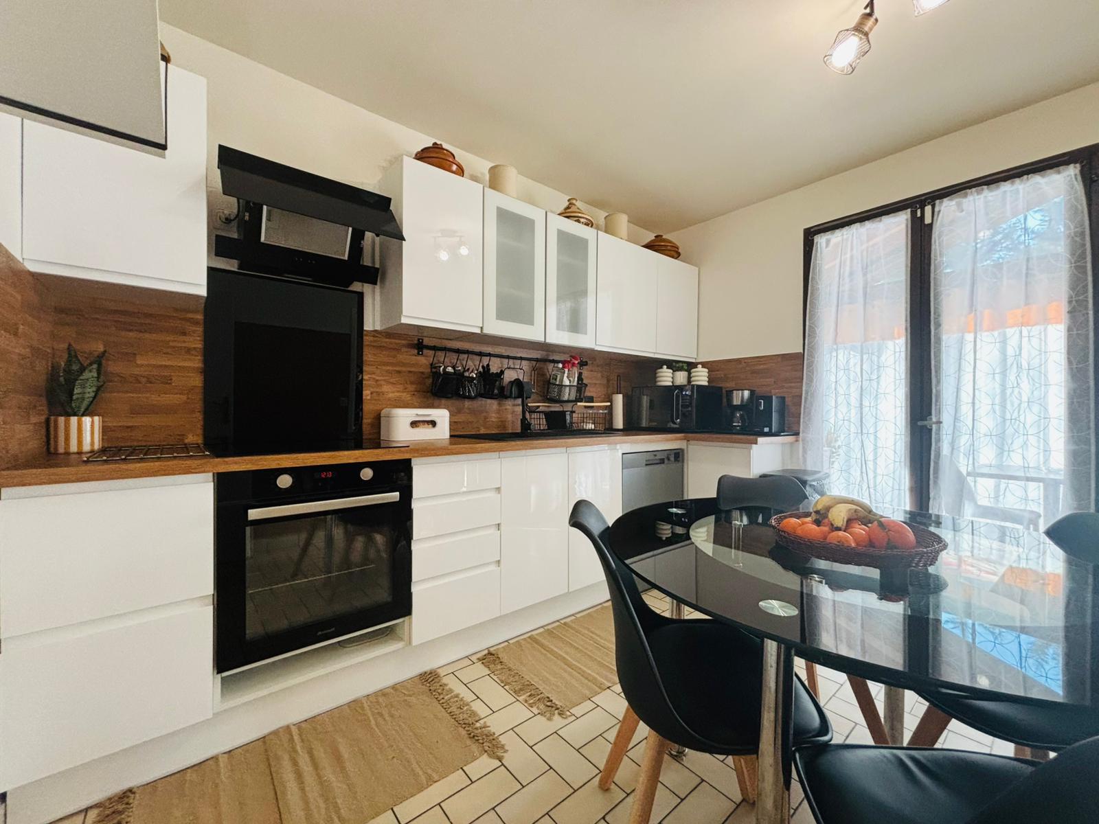 Maison à vendre  - 5 pièce(s) - 100m2 - Cranves-sales (74380)