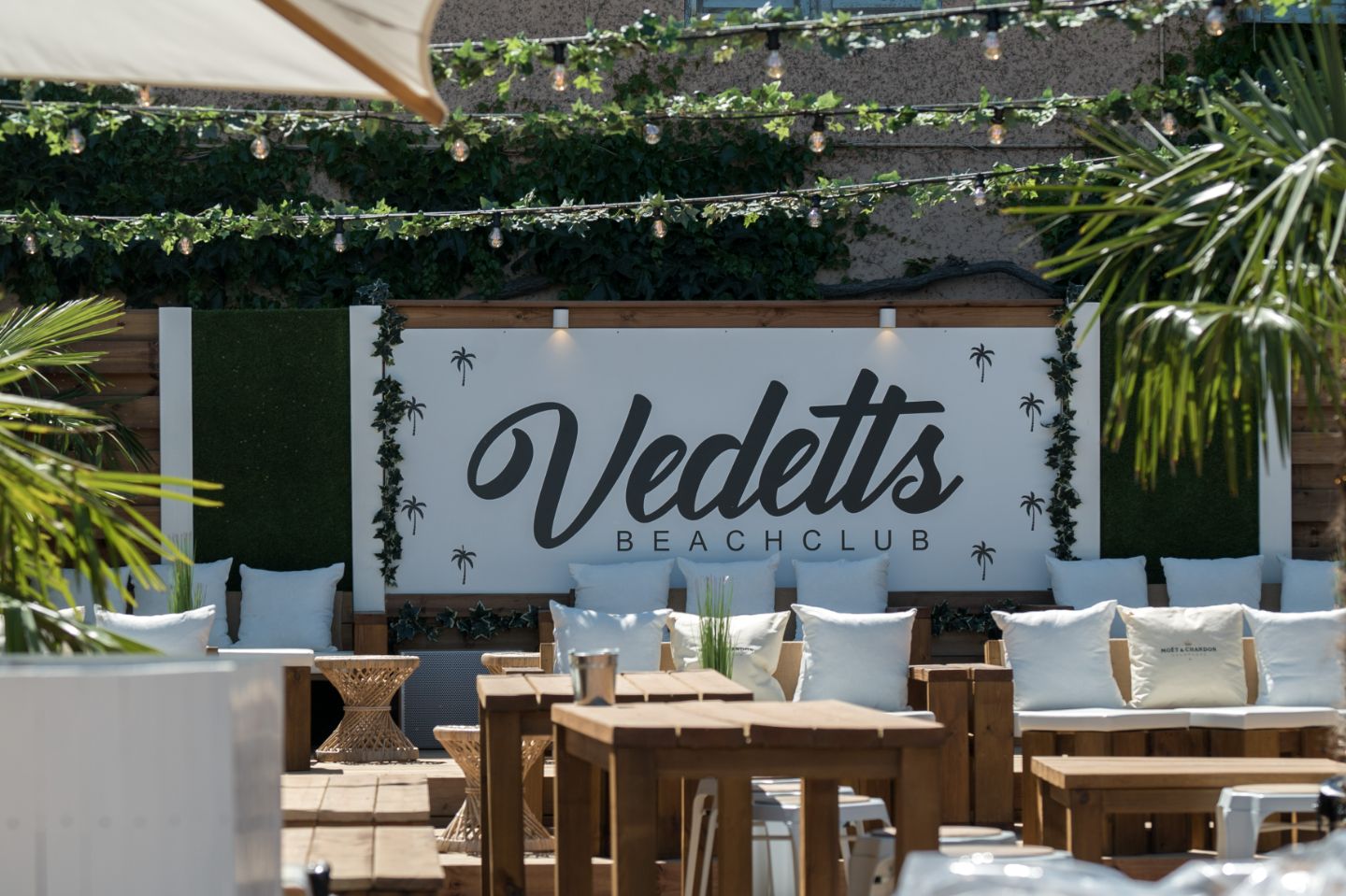 Ensemble immobilier collectif à vendre  - 10 pièce(s) - 440m2 - Excenevex (74140)