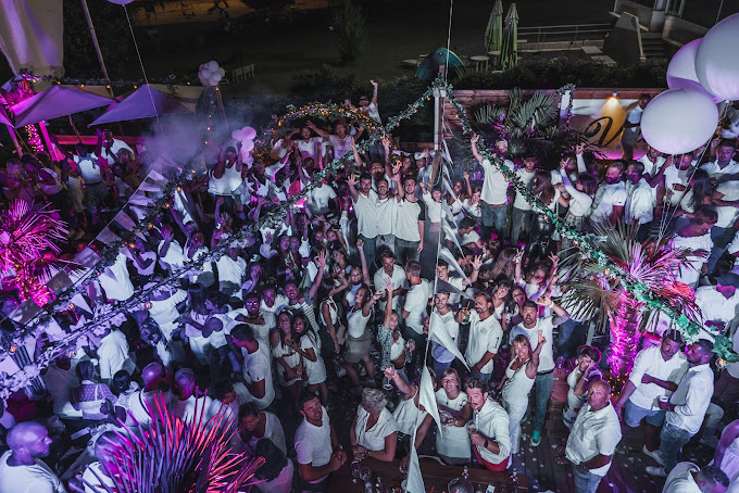 Ensemble immobilier collectif à vendre  - 10 pièce(s) - 440m2 - Excenevex (74140)