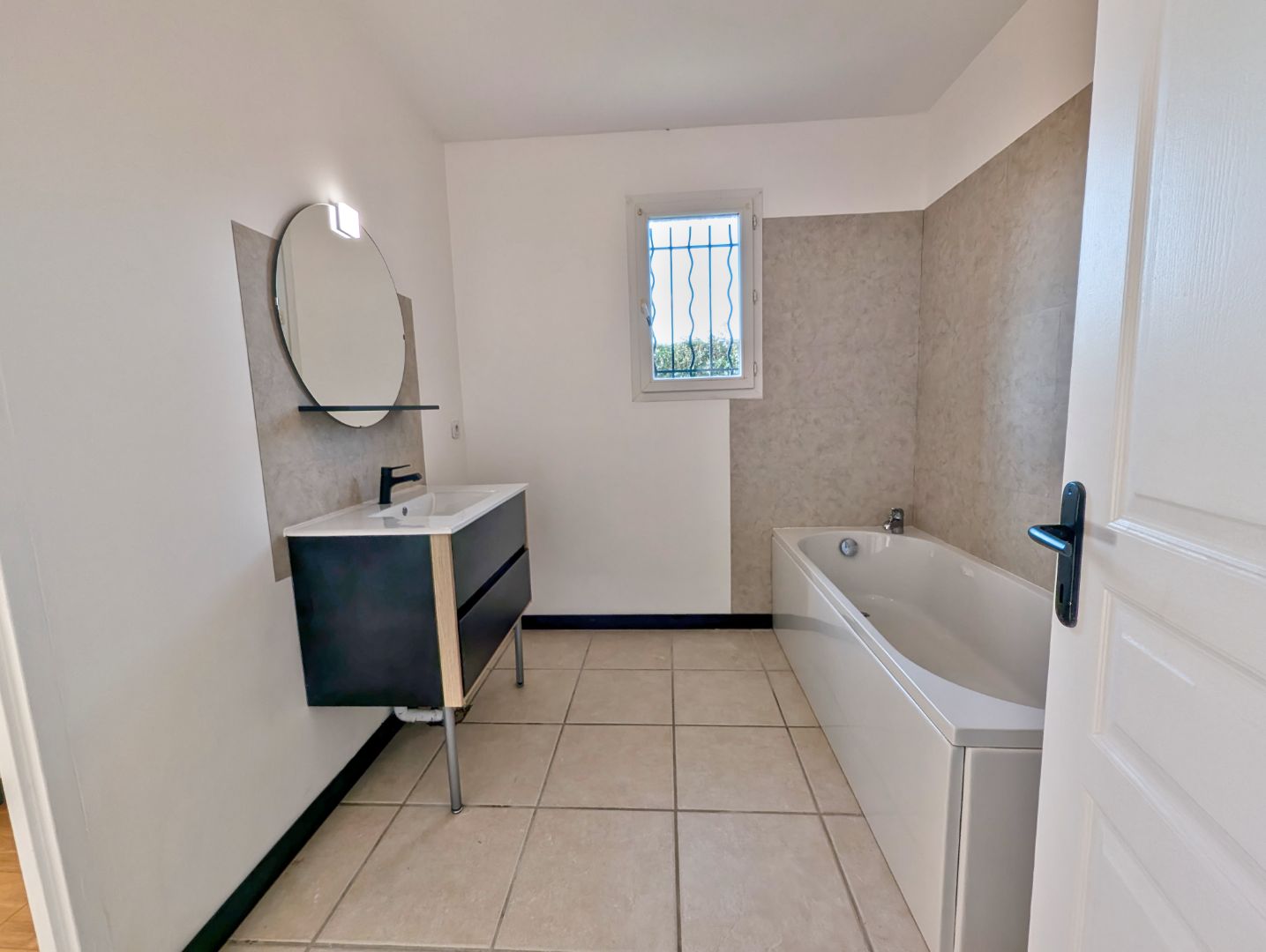 Maison à vendre  - 5 pièce(s) - 130m2 - Bâgé-la-ville (01380)