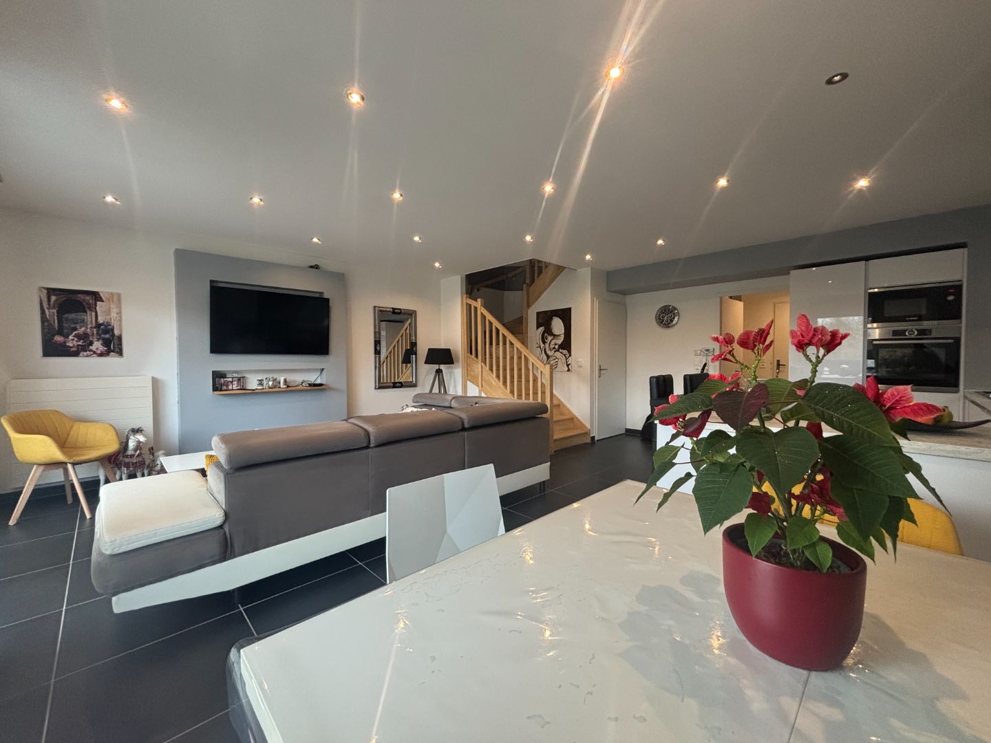 Maison mitoyenne à vendre  - 5 pièce(s) - 110m2 - Cranves-sales (74380)