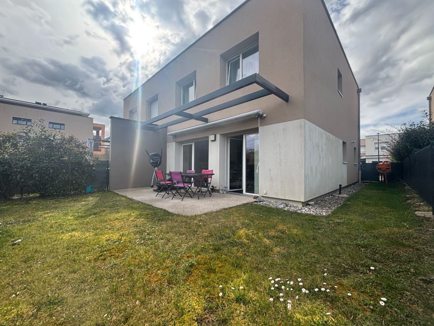 Maison mitoyenne à vendre  - 5 pièce(s) - 110m2 - Cranves-sales (74380)