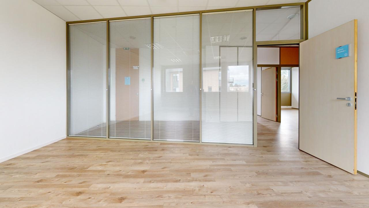 A VENDRE BUREAUX PLAN DU LOUP STE FOY LE LYON 