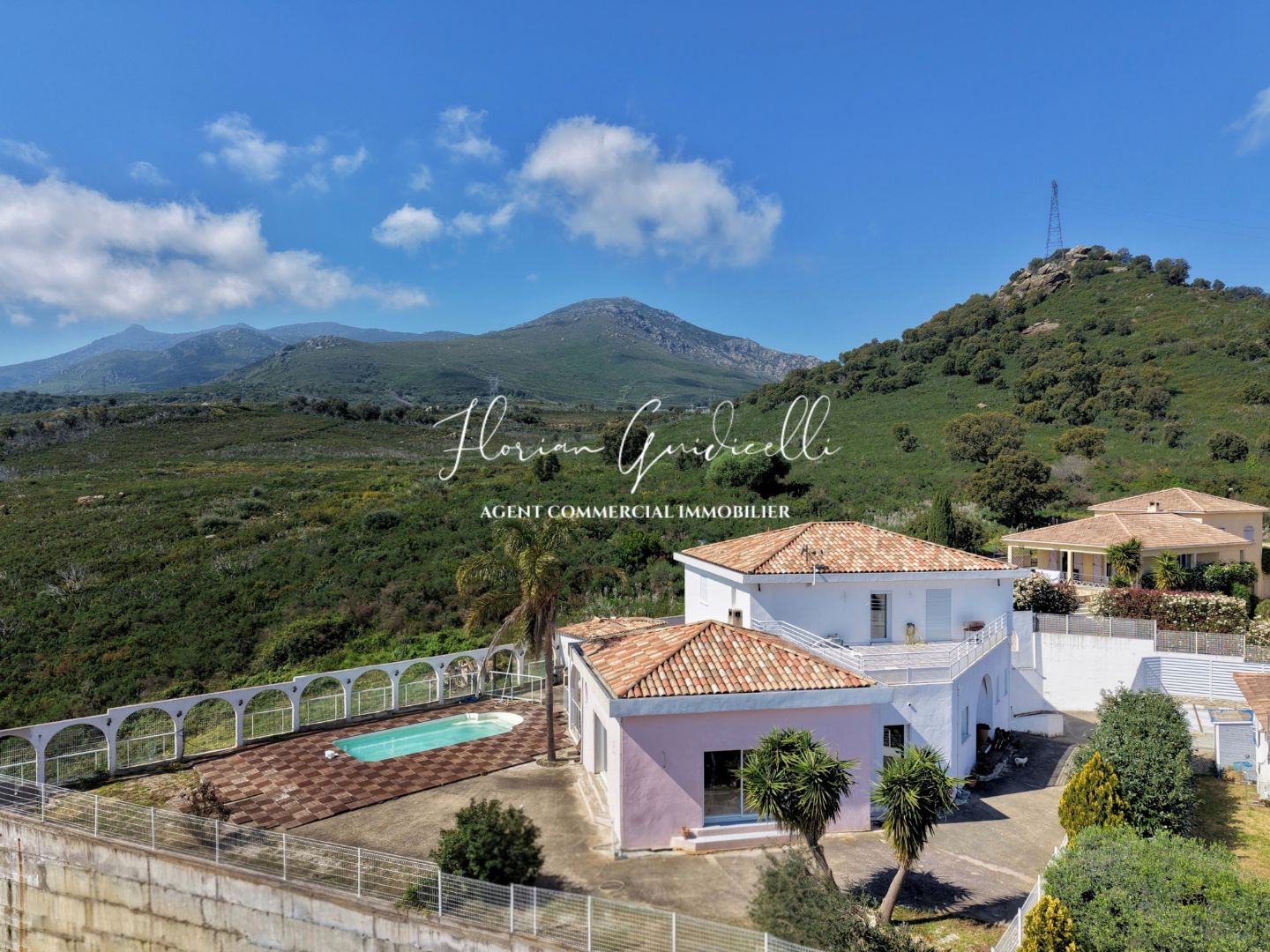 Maison 260 m² avec 2 logements indépendants et vue mer