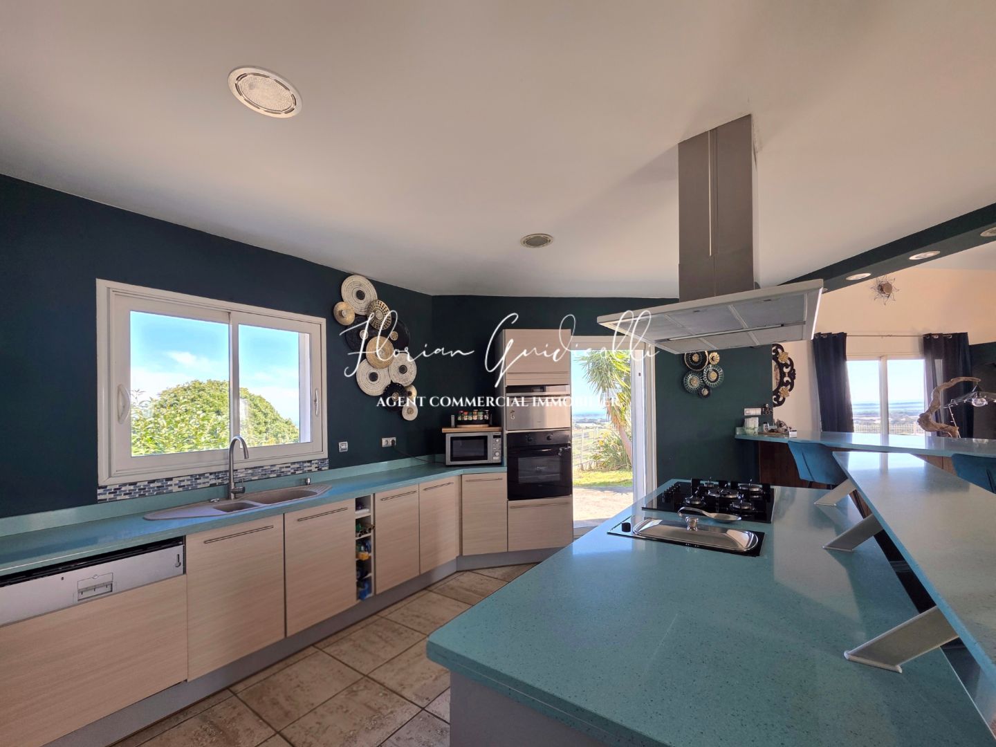 Maison 260 m² avec 2 logements indépendants et vue mer