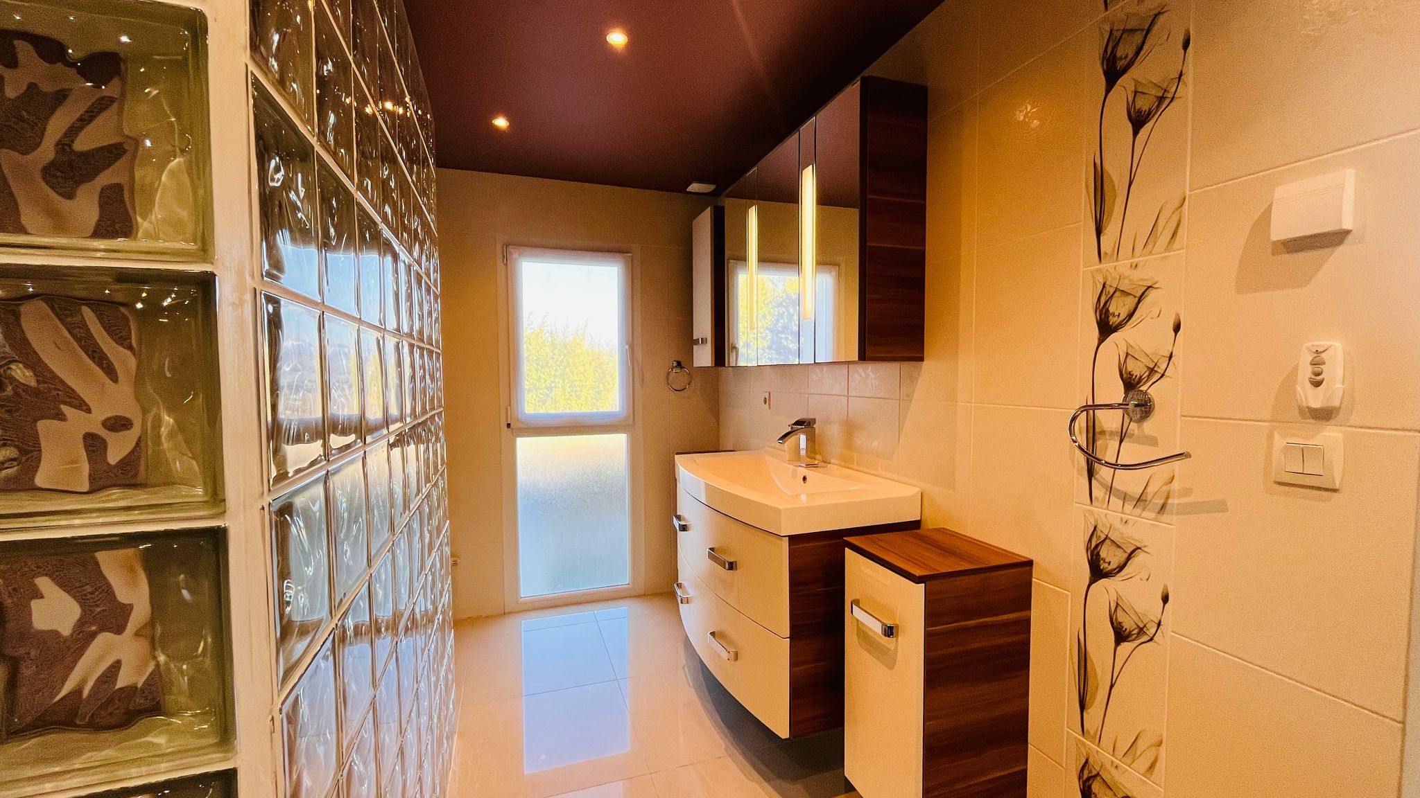 Villa à vendre  - 8 pièce(s) - 242m2 - Contamine-sarzin (74270)