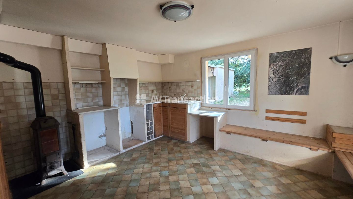 PROPRIÉTÉ ISOLÉE DE 300 M² SUR 76 ares 