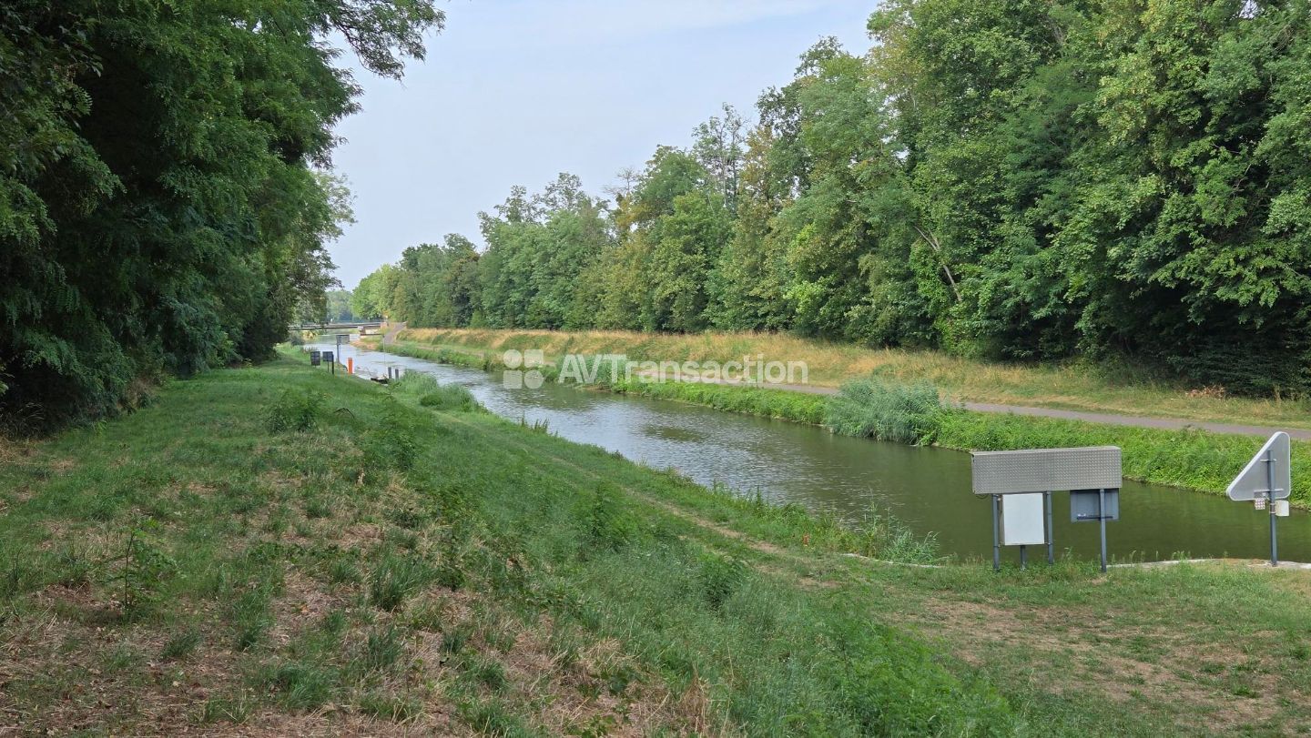 PROPRIÉTÉ ISOLÉE DE 300 M² SUR 76 ares 