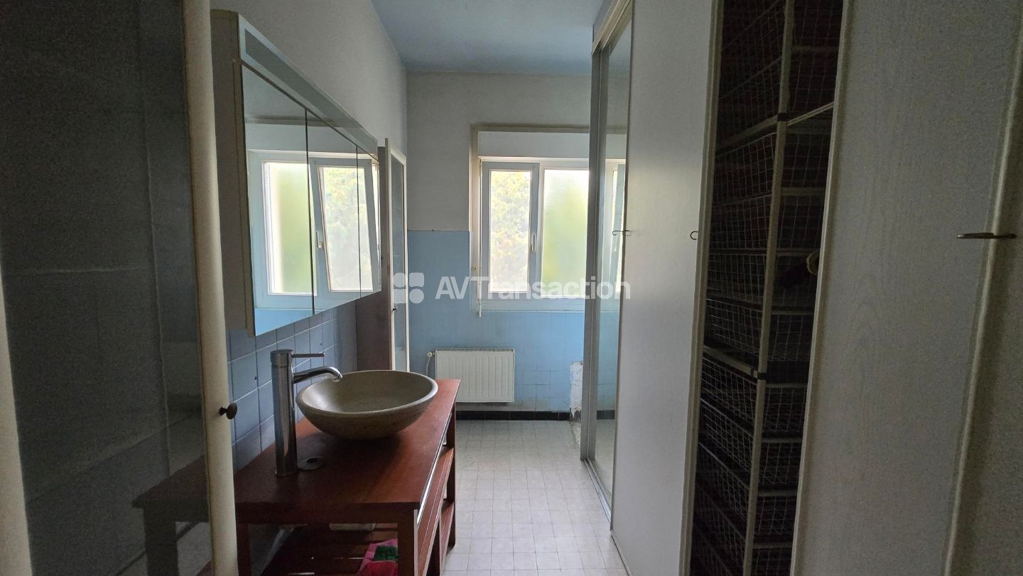PROPRIÉTÉ ISOLÉE DE 300 M² SUR 76 ares 