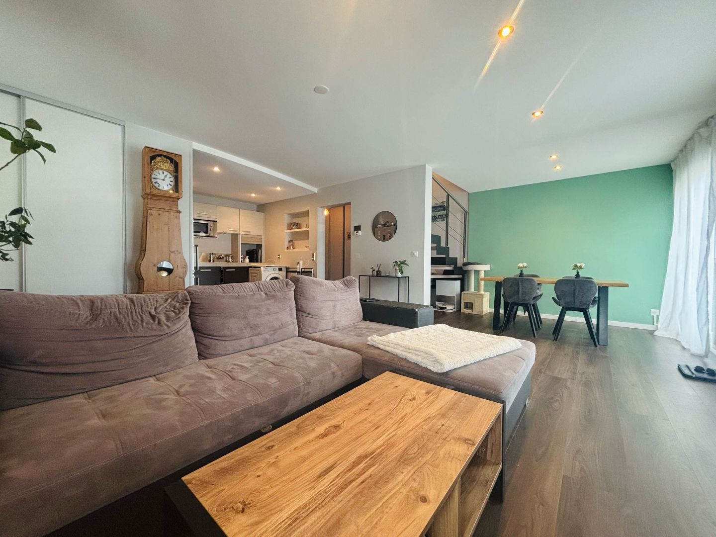 Duplex à vendre  - 4 pièce(s) - 121m2 - Cranves-sales (74380)