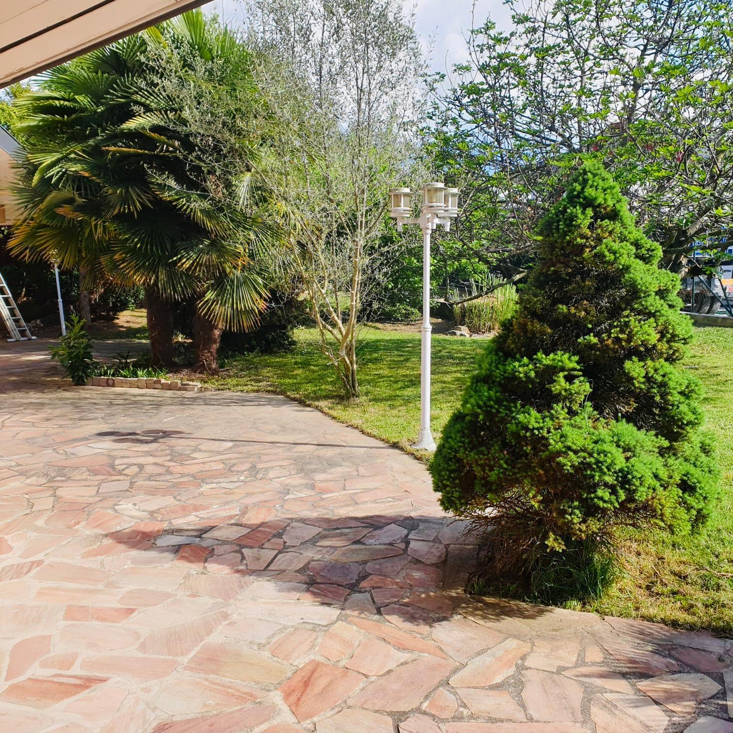 Villa à vendre  - 20 pièce(s) - 385m2 - Veigy-foncenex (74140)