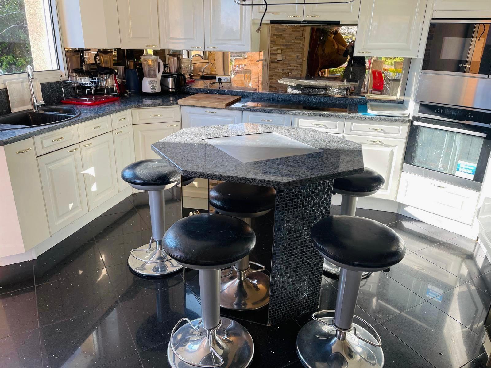 Villa à vendre  - 20 pièce(s) - 385m2 - Veigy-foncenex (74140)