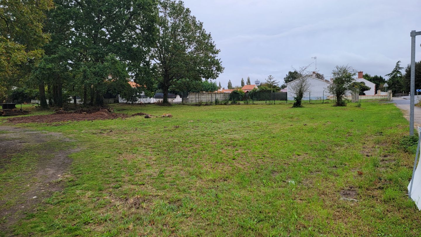 Terrain constructible à vendre  - 1494m2 - Soullans (85300)