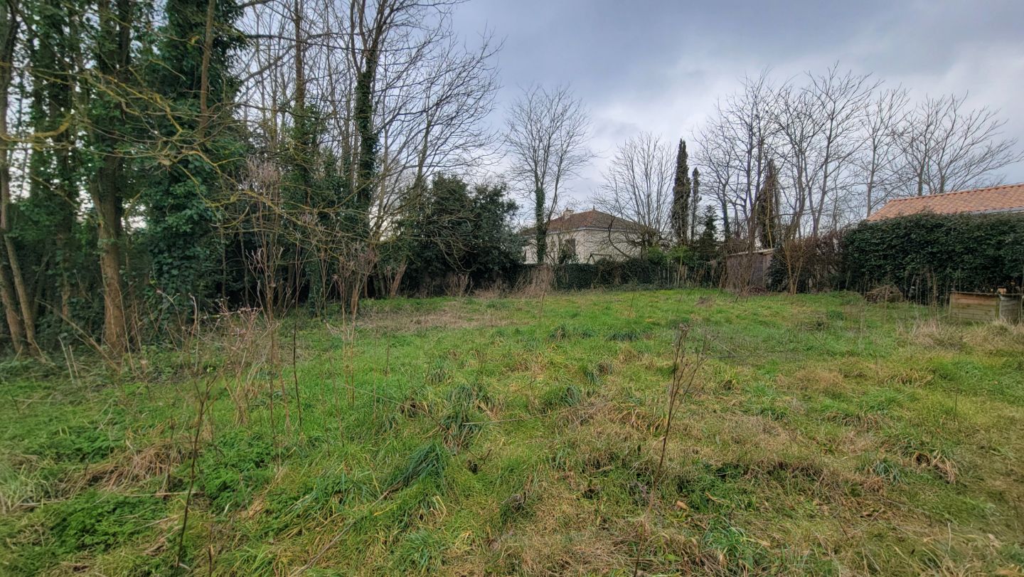 EXCLUSIVITÉ – Terrain constructible de 600 m² à Challans
