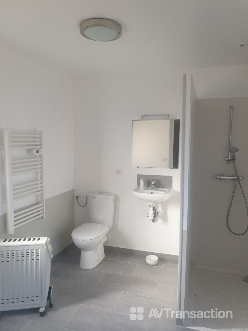 Maison à rénover à vendre  - 7 pièce(s) - 159.6m2 - Villeloin-coulangé (37460)