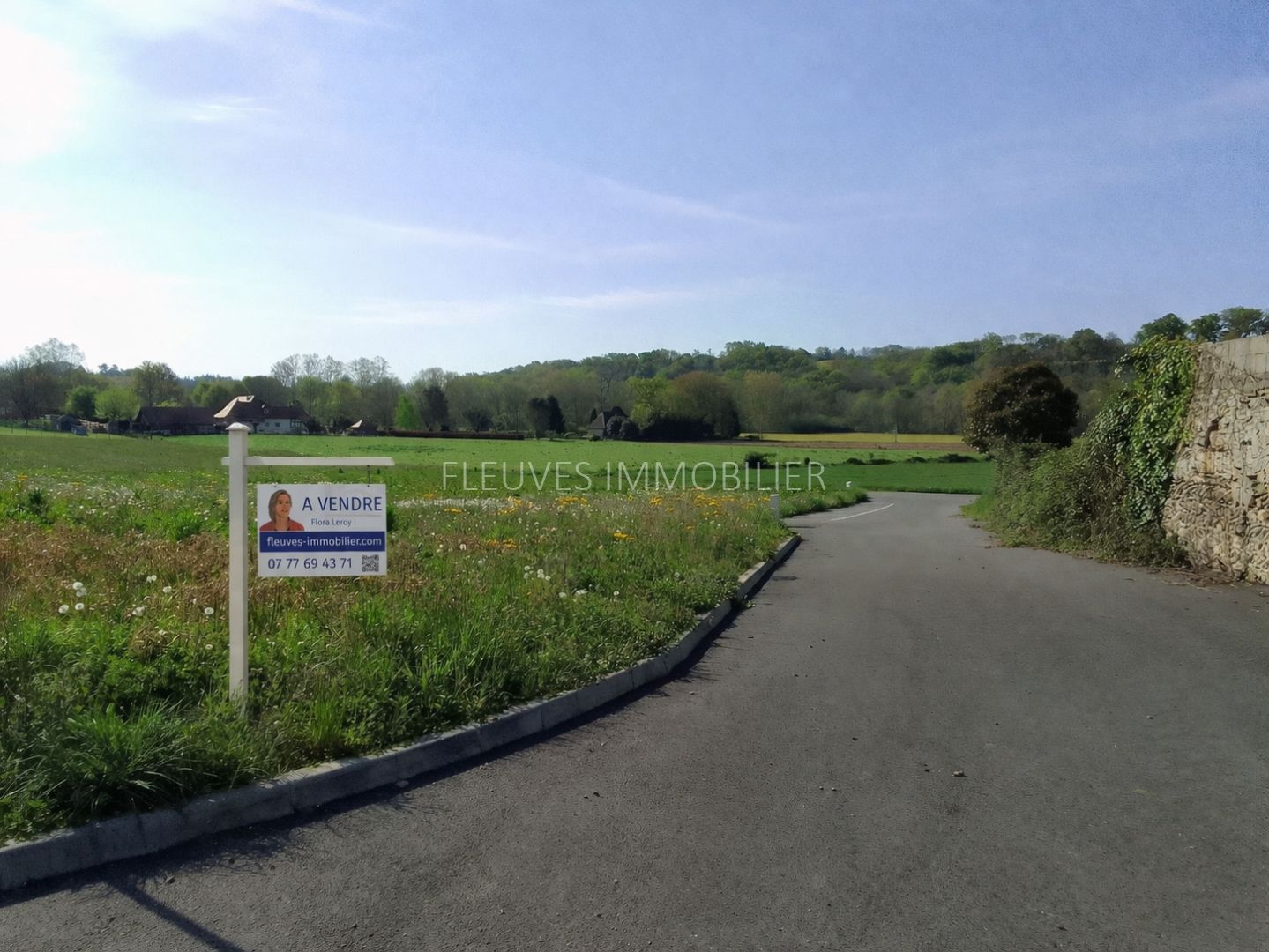 TERRAIN VIABILISÉ DE 1091 M²