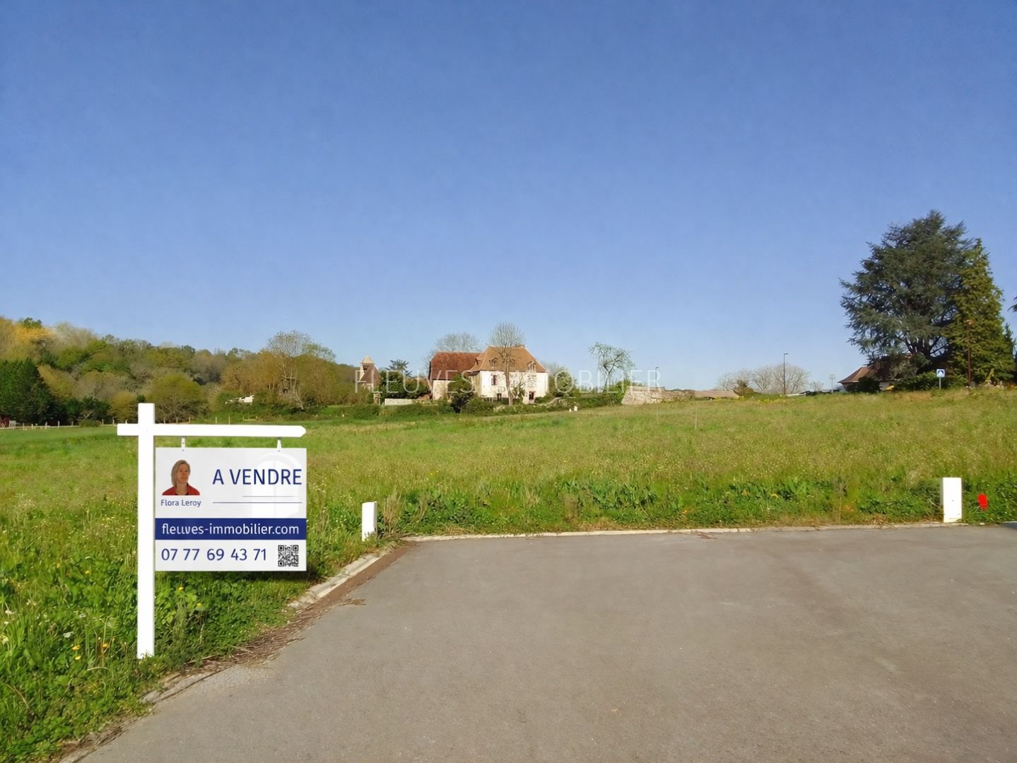 TERRAIN VIABILISÉ DE 1340 M²