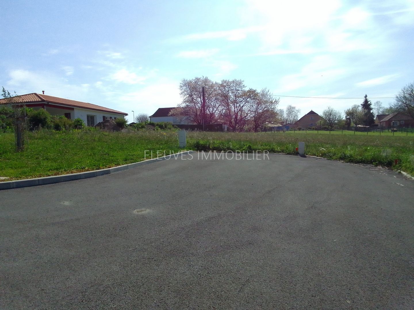 TERRAIN VIABILISÉ DE 1098 M²