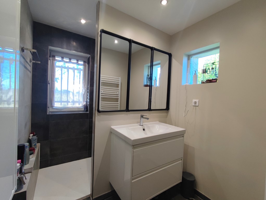 Maison à vendre  - 8 pièce(s) - 194m2 - Gemozac (17260)