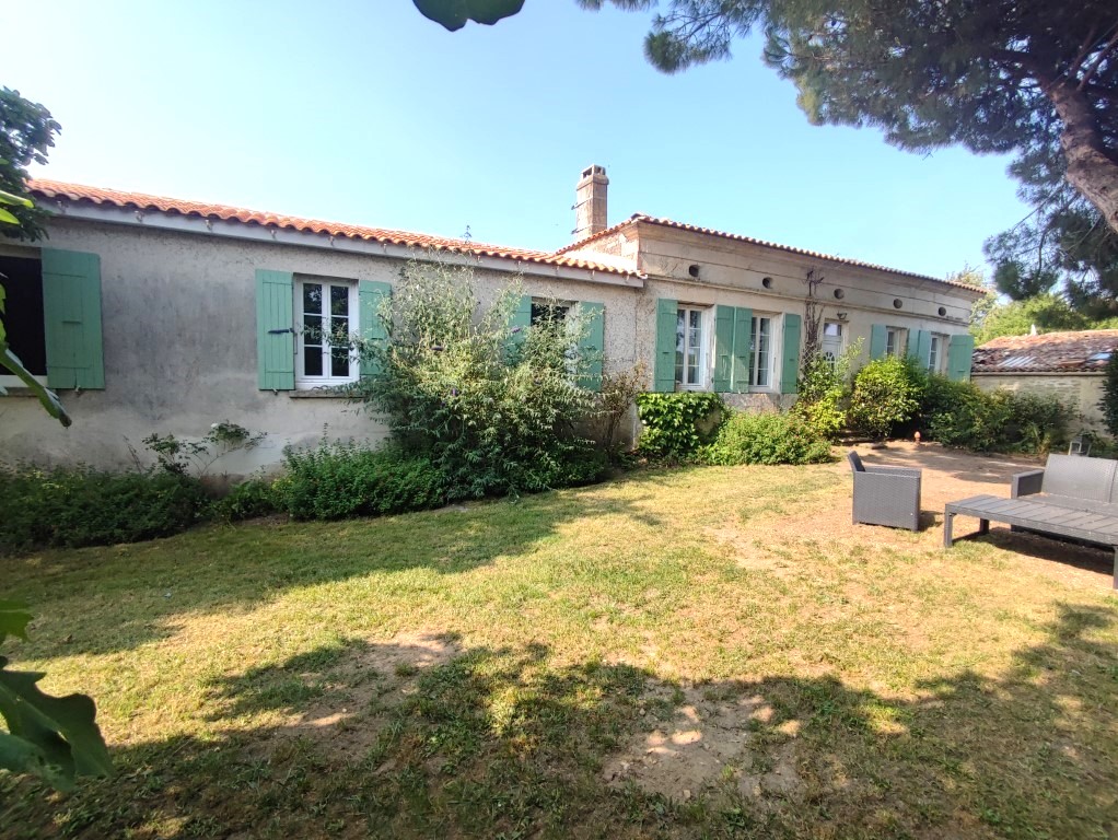 Maison à vendre  - 8 pièce(s) - 194m2 - Gemozac (17260)