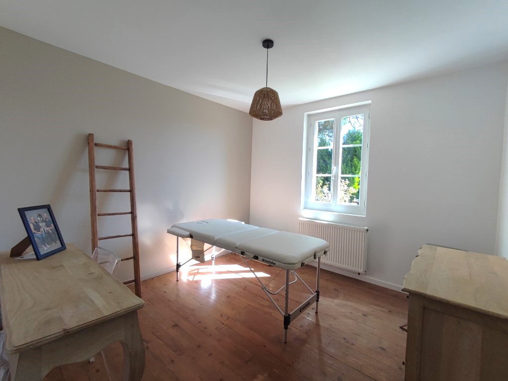 Maison à vendre  - 8 pièce(s) - 194m2 - Gemozac (17260)