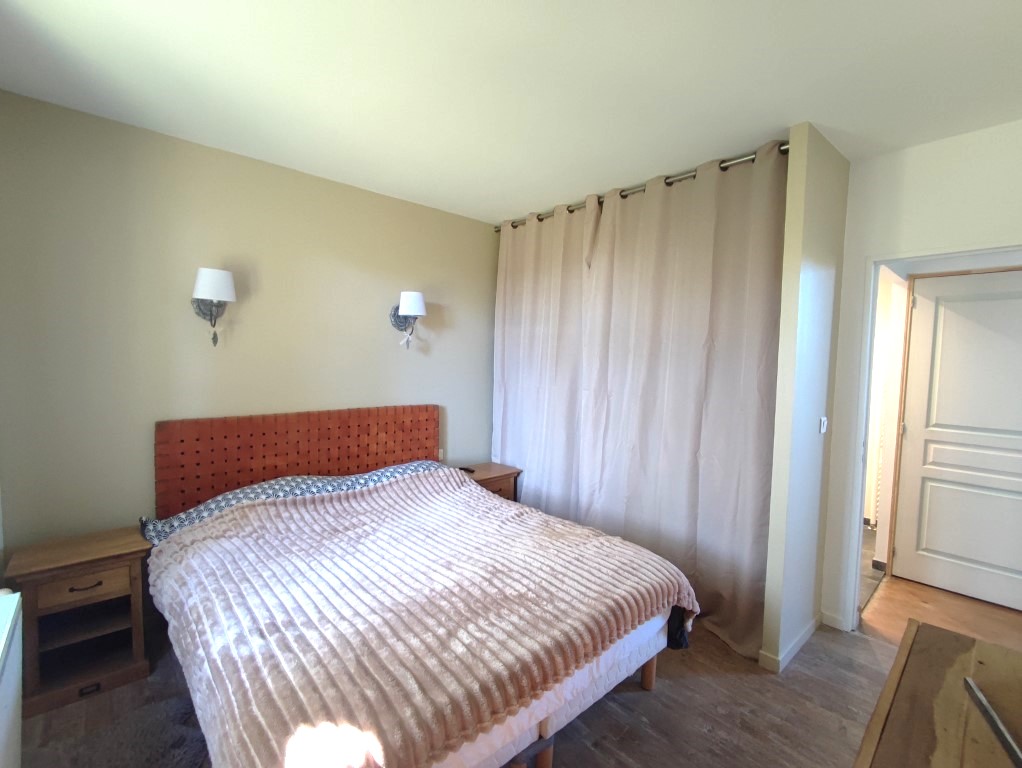 Maison à vendre  - 8 pièce(s) - 194m2 - Gemozac (17260)