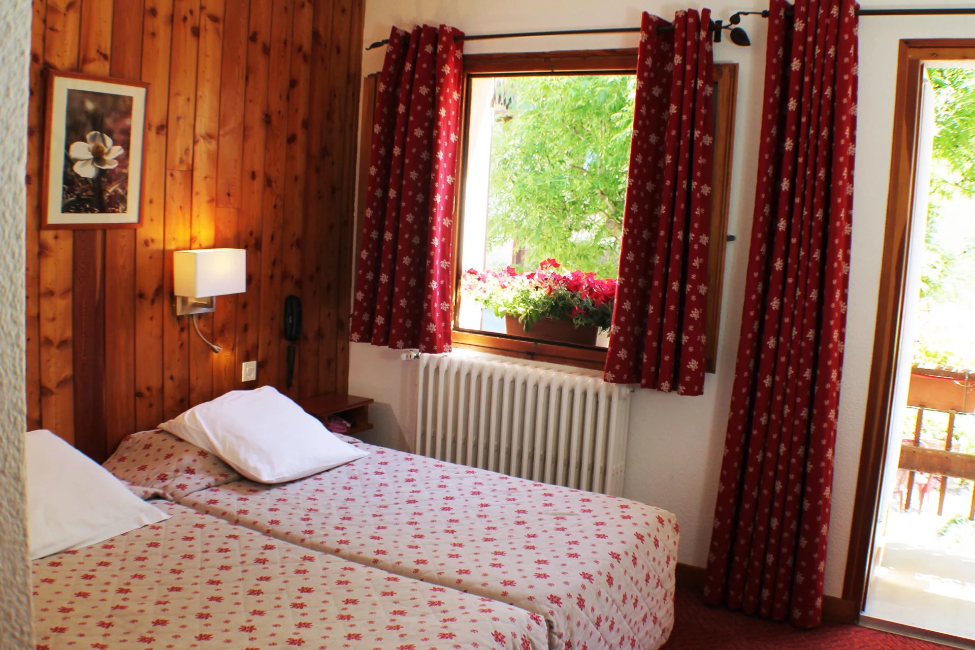 Immeuble commercial à vendre  - 20 pièce(s) - 830m2 - Molines-en-queyras (05350)