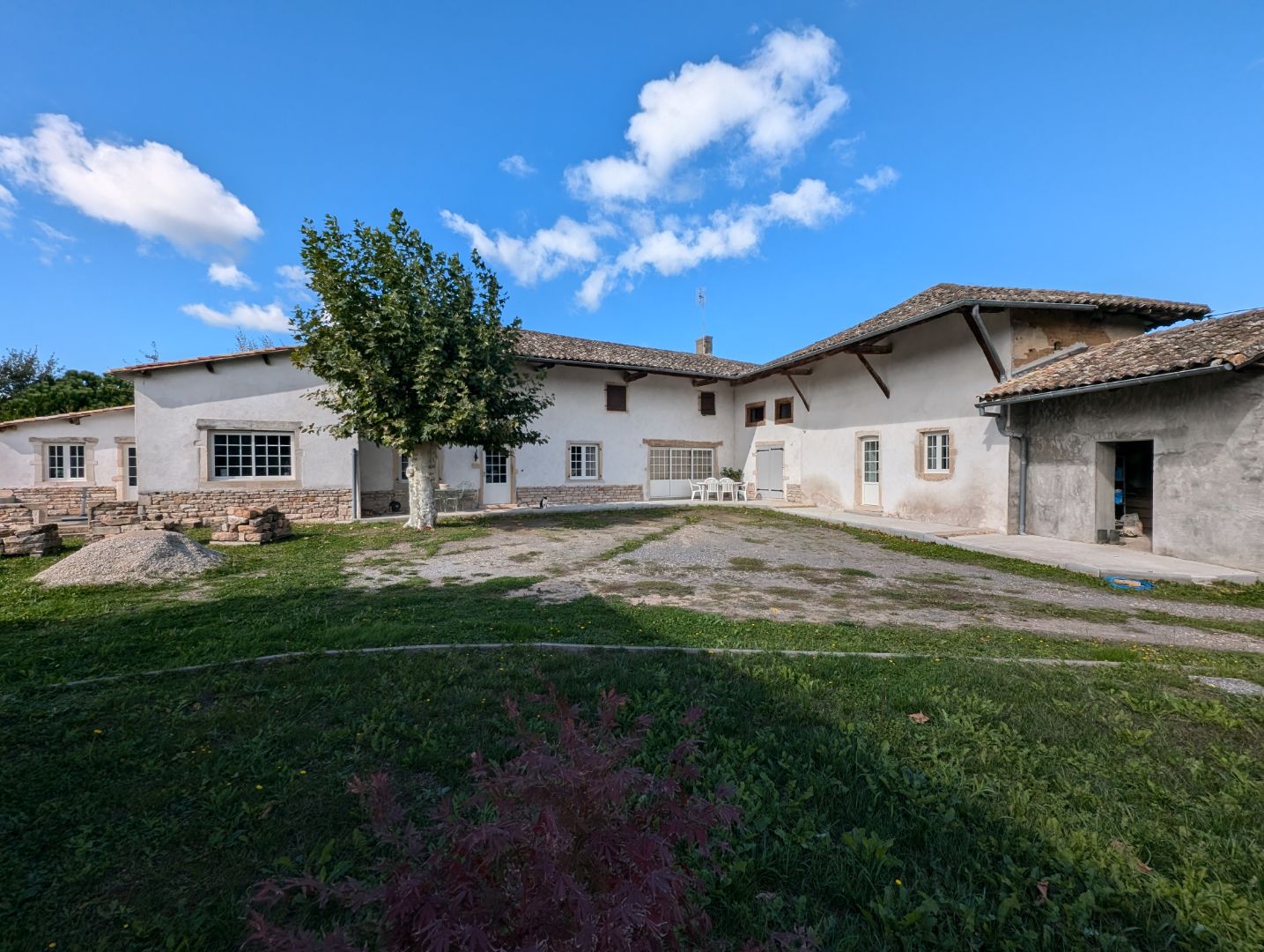 Maison 4 chambres 220 m2 sur 2300 m2 de terrain chambres hôtes