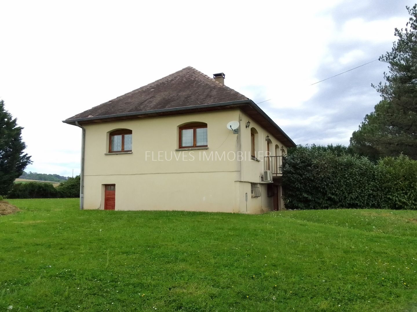 ENSEMBLE IMMOBILIER RECYCLERIE ET MAISON