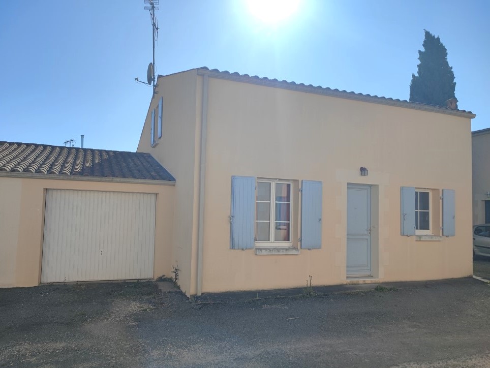 Maison à vendre  - 4 pièce(s) - 97m2 - Saintes (17100)