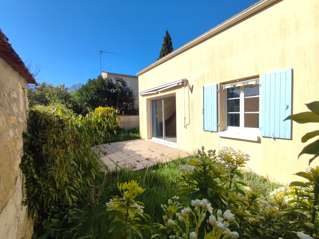 Maison à vendre  - 4 pièce(s) - 97m2 - Saintes (17100)