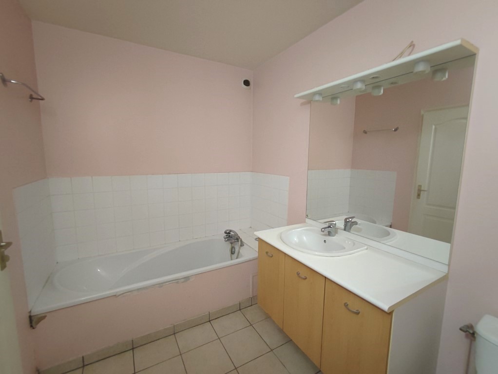 Maison à vendre  - 4 pièce(s) - 97m2 - Saintes (17100)